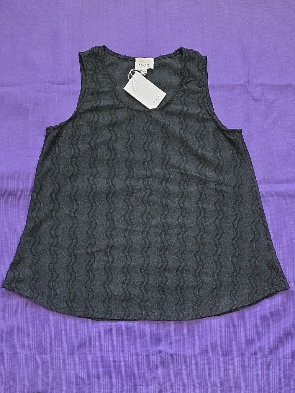 ANDREE BY UNIT Black Textured Wave Tank Top